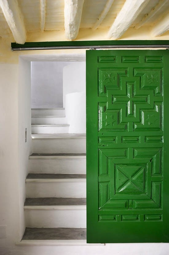 barn door {Pantone Color of the Year: Emerald}