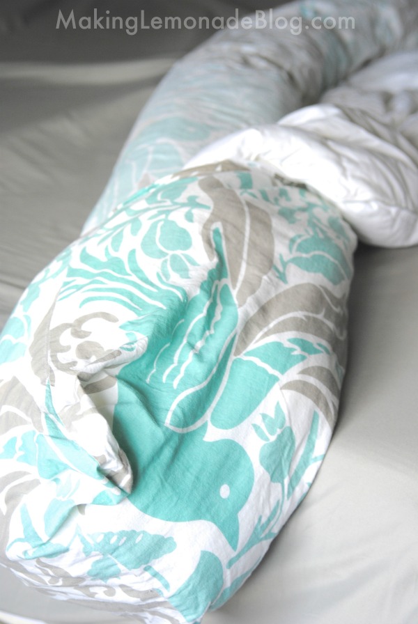 How to Cover a Duvet the EASY Way {The Two Minute Duvet