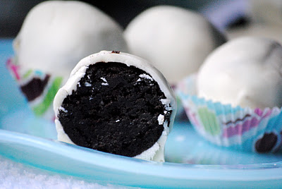Oreo Truffle Snowballs {Snow Day Activities for Kids}
