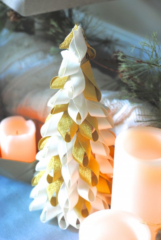 15 Beautiful Christmas Outdoor Lighting DIY Ideas - Making Lemonade