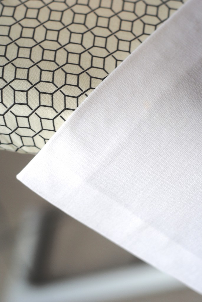 How to Make a No Sew Silver or Gold Table Runner