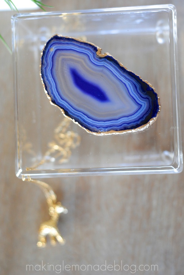 Agate on an acrylic jewelry box