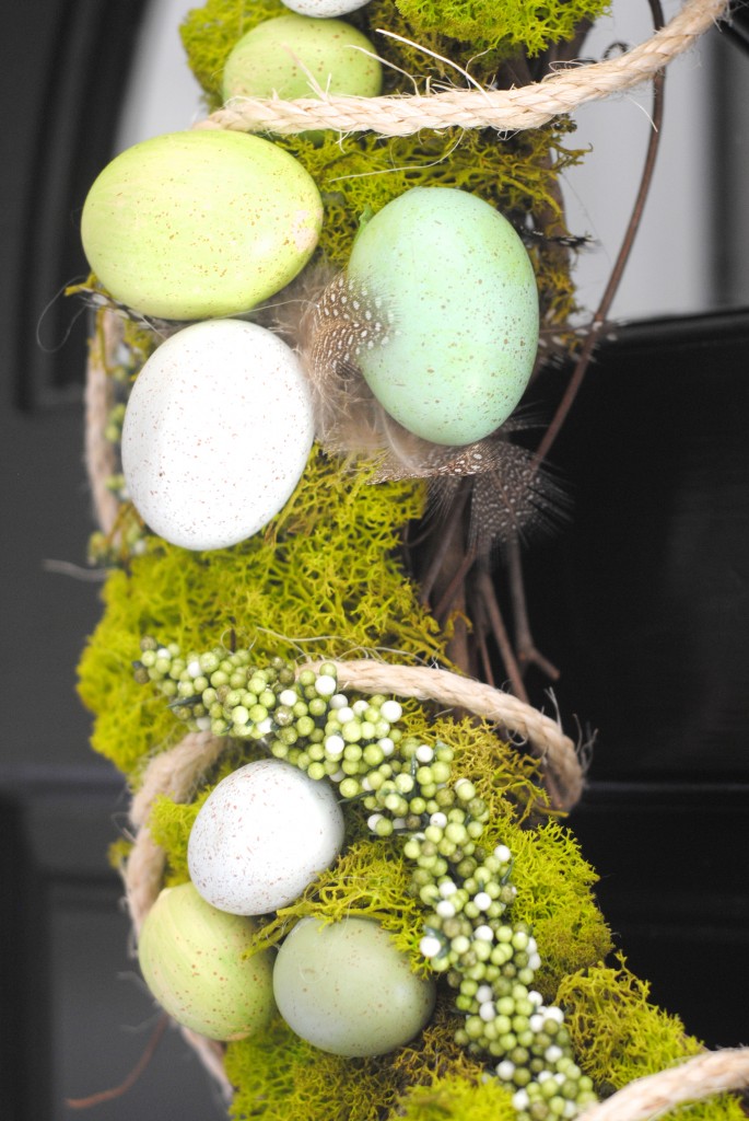 How to Make a Simple Spring Reindeer Moss Wreath via www.makinglemonadeblog.com #spring #wreath