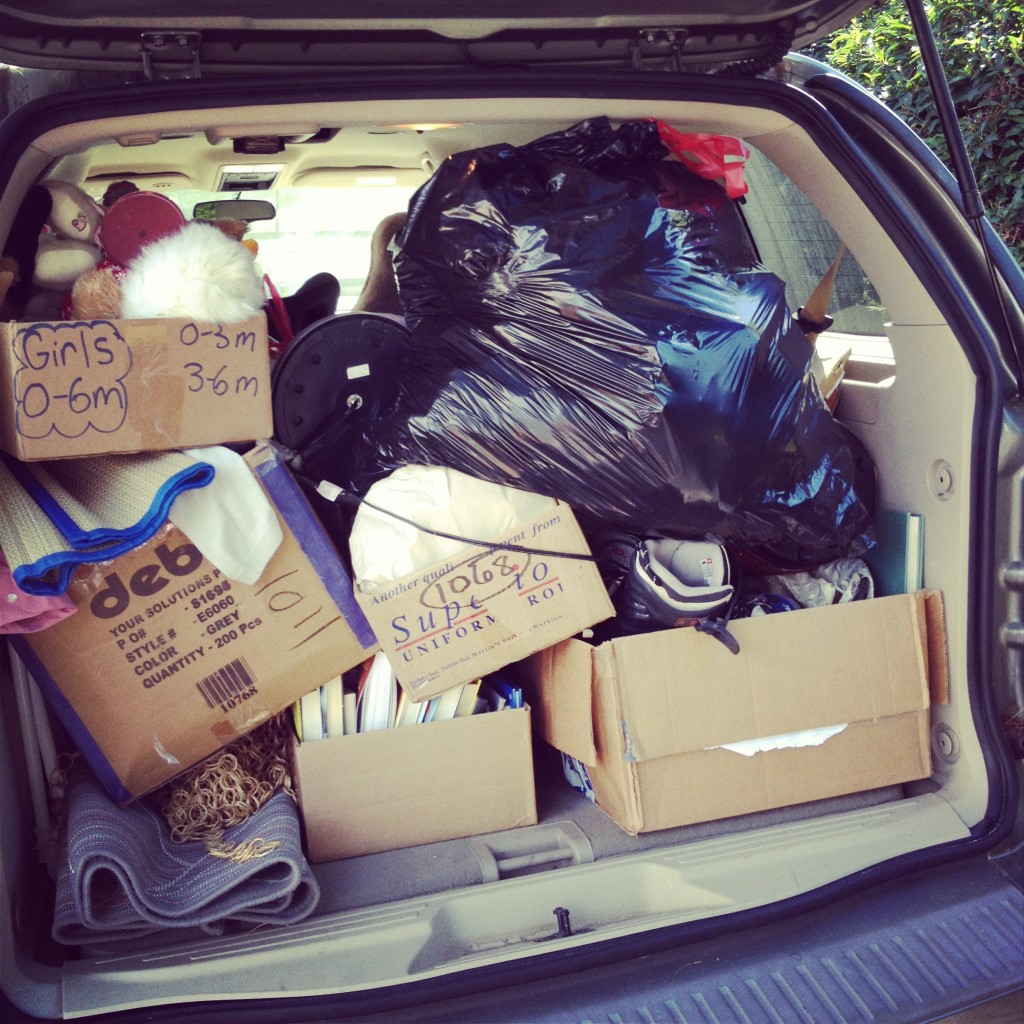 6 tips for decluttering-- super helpful ideas for clearing out your home! #organization www.makinglemonadeblog.com