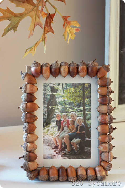 25 DIY Acorn Ideas for Easy & Inexpensive Fall Decor! #fall #acorns