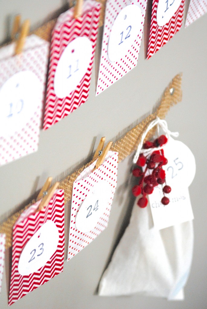 Easy Christmas Advent Calendar (great kids craft activity-- it's inexpensive, quick, and pretty-- what's not to love?!)