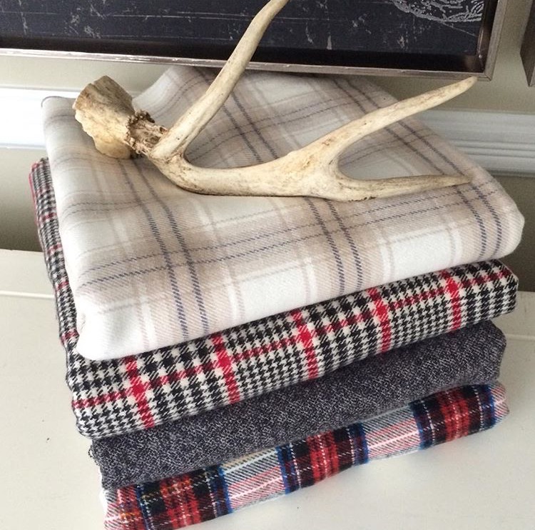 DIY Throw Blanket Tutorial (stay warm all season!)