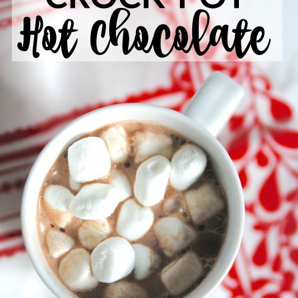 I had no idea you could make hot chocolate in a crockpot! This recipe sounds delicious and looks so easy! {Best Ever Slowcooker Hot Chocolate}