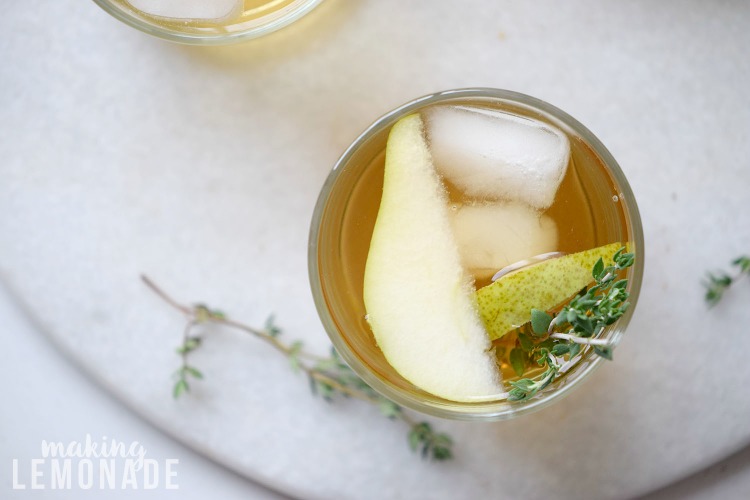 This fall cider cocktail reminds me of changing leaves and chilly nights! Plus it's called The Hayride which really puts me in the mood for fall! {Pear Cider Cocktail Recipe}