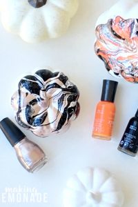 DIY Marbled Pumpkins with Nail Polish (Easy Fall Craft!)