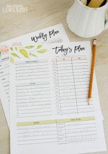 Get Your Free 2018 Printable Planner (with Daily, Weekly &amp; Monthly ...