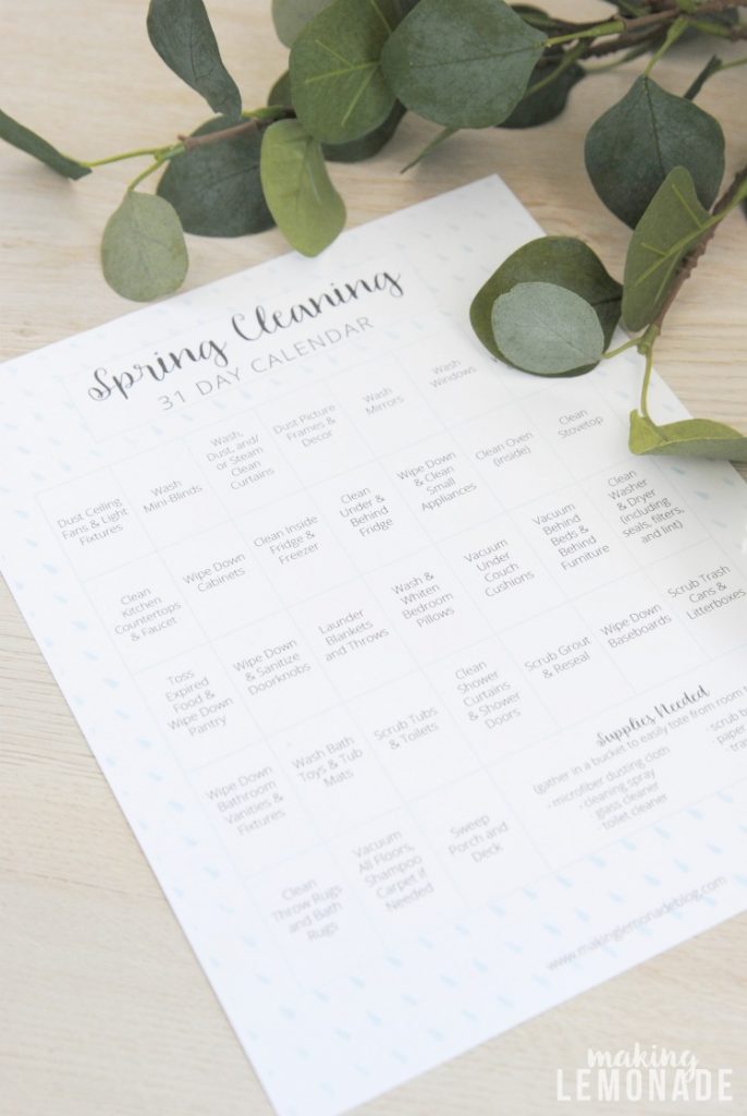LOVE this easy to use free printable spring cleaning calendar with helpful cleaning hacks!