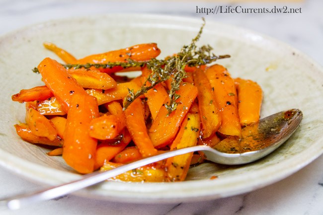maple roasted carrots on a plate