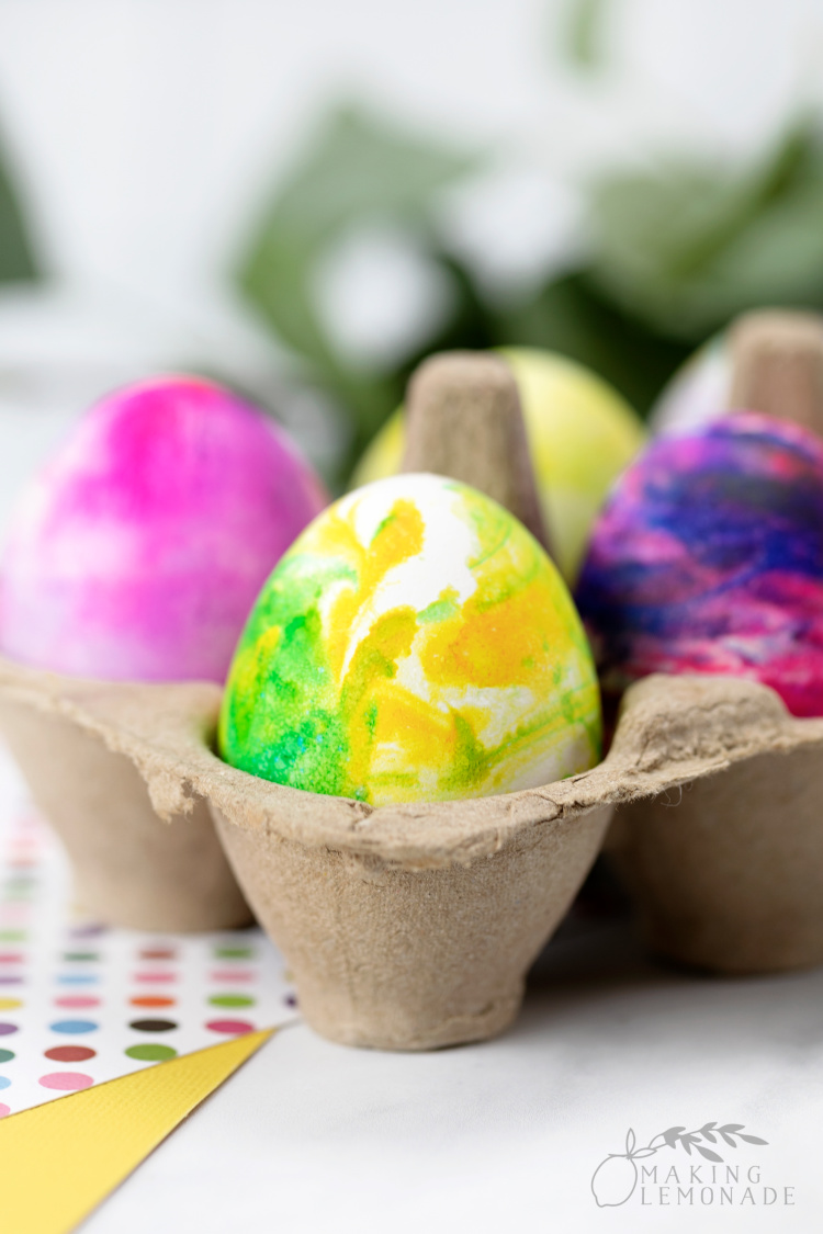 How to Make Marbleized Easter Eggs With Shaving Cream