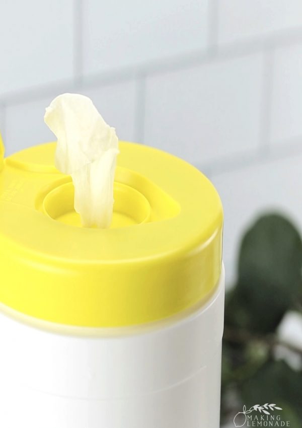 Easy Homemade Natural Cleaning Wipes