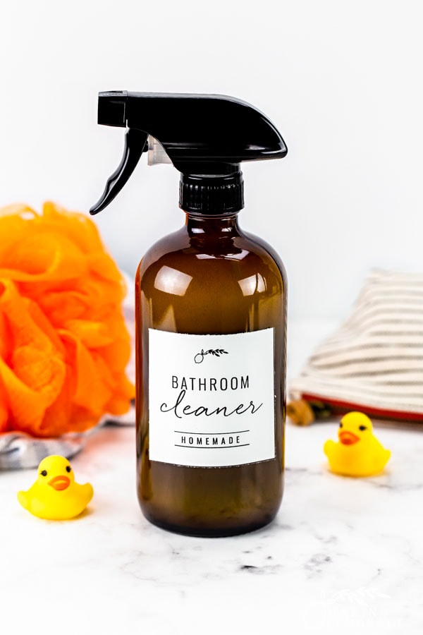 homemade bathroom cleaner with free cleaning label in glass spray bottle