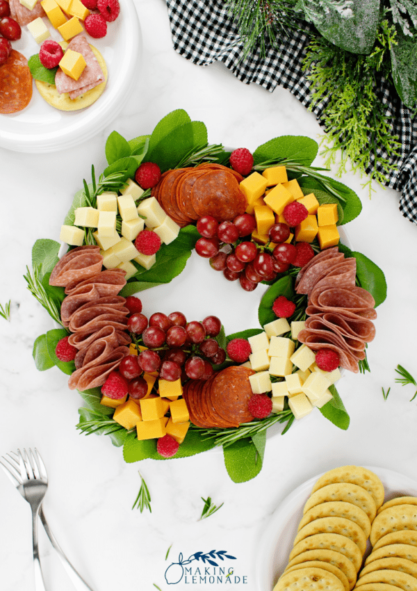 Christmas charcuterie wreath with crackers