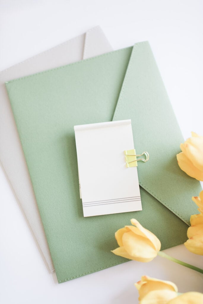 pretty stationary with flowers