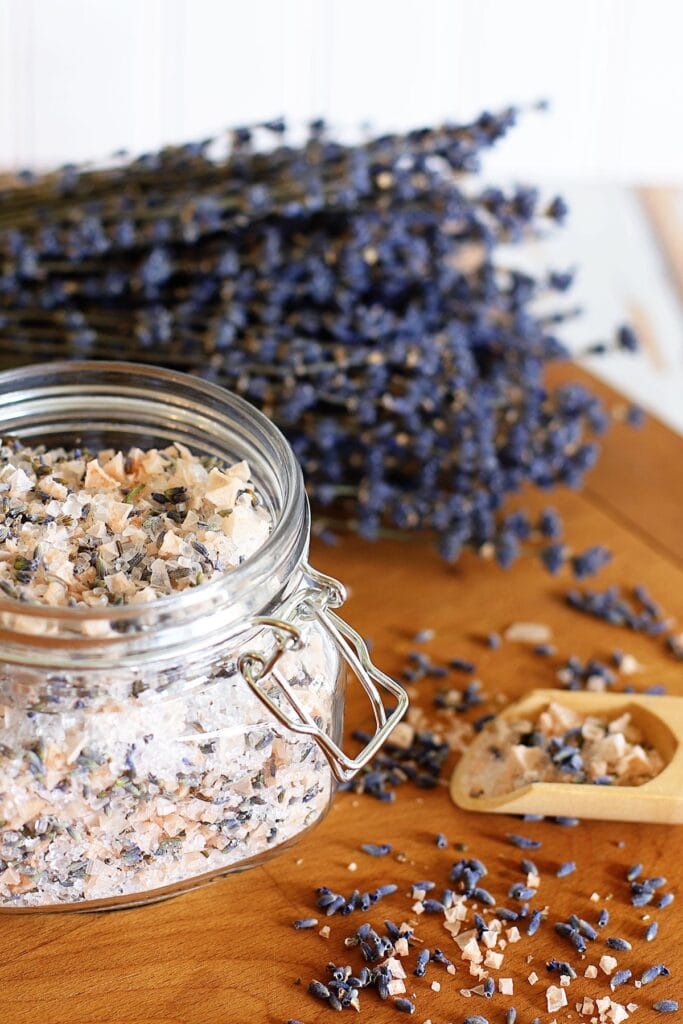 homemade lavender salt as a DIY gift idea